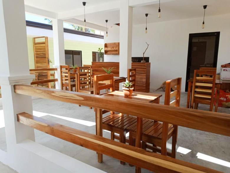 Hutch Lodging House Hotel El Nido Buitenkant foto